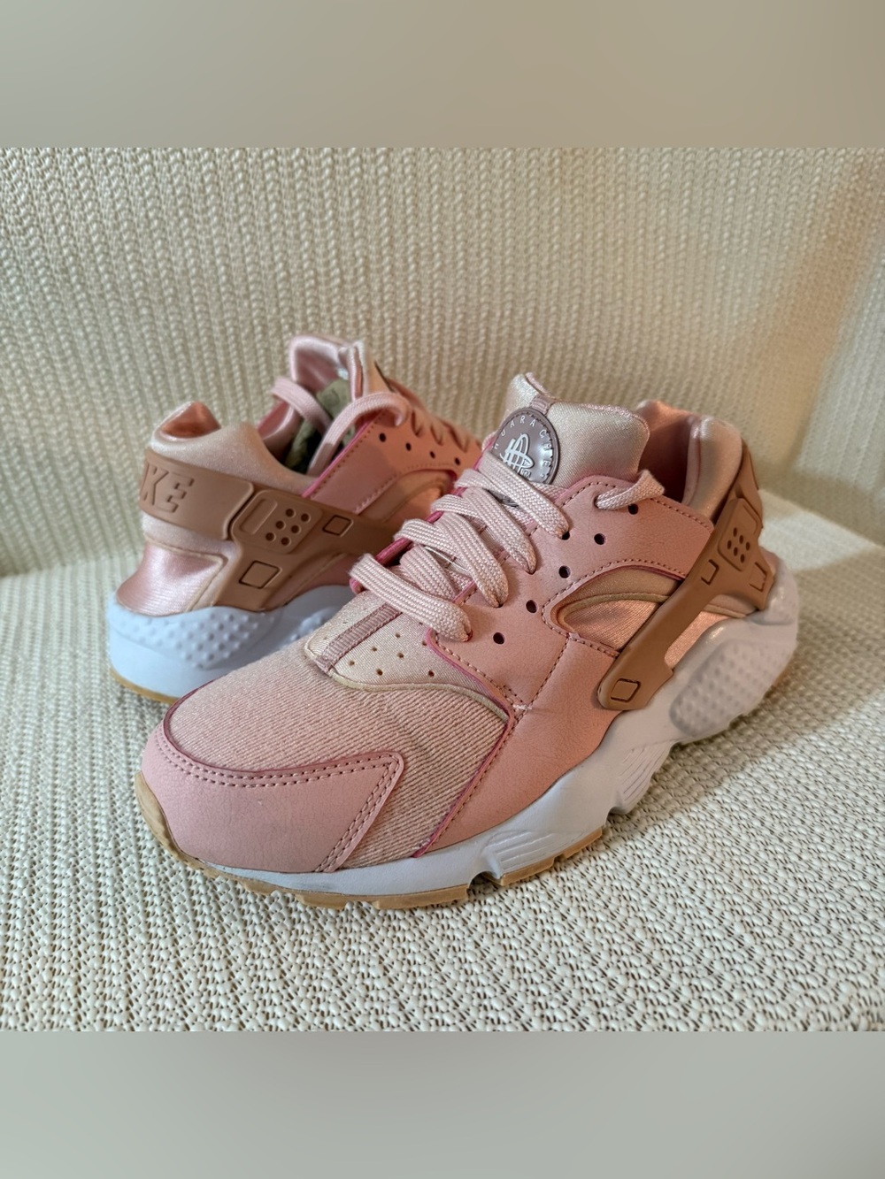 Nike Air Huarache Run SE Prism Pink Sneakers 6.5Y Womens 8